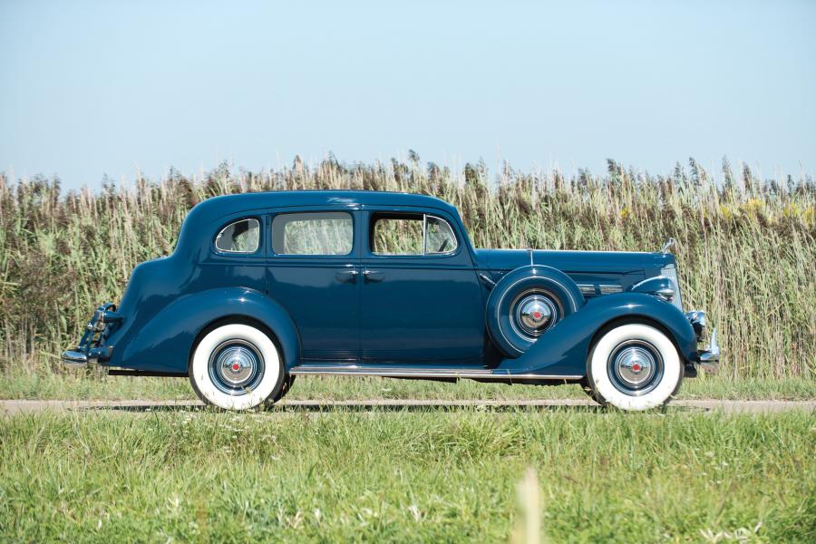  Packard 120 Deluxe Touring Sedan 1937 года  (фото 16 из 19)